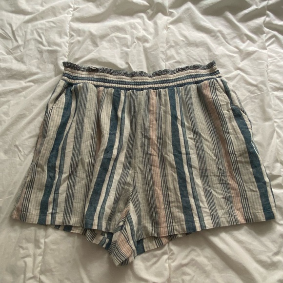 Universal Threads Striped Flowy Shorts w/ Pockets - Picture 2 of 2